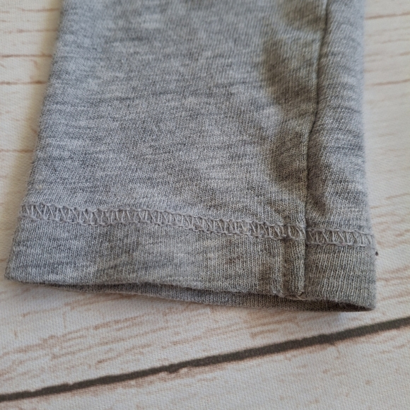 Old Navy Collectabilitees XS Mickey And Minnie Mouse Grey Long Sleeve Tee - Picture 6 of 6